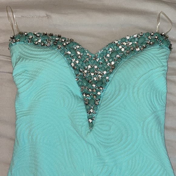 Dress - Picture 2 of 2